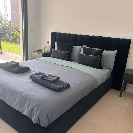 Modern Garden By Cabopino Golf Apartman
